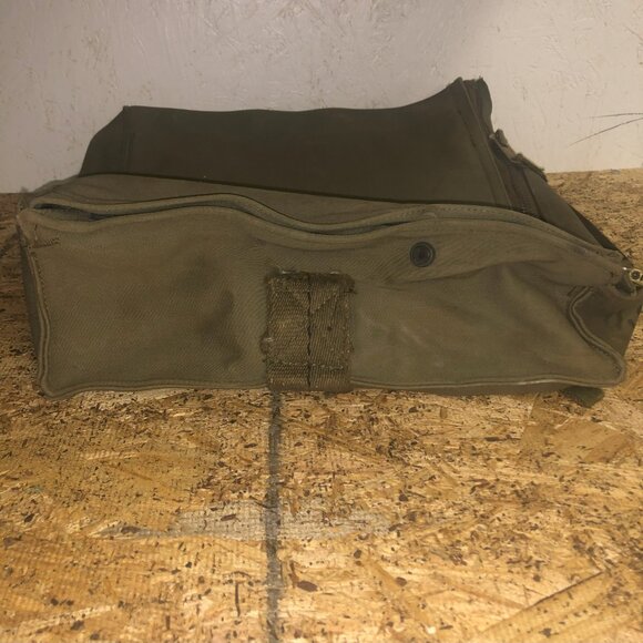 Vintage Green Military Bag / Rucksack - Collector's Item Only (LLT1584) - Picture 6 of 12
